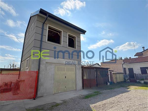 2 locales en venta la Arluno