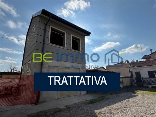 2 locales en venta la Arluno