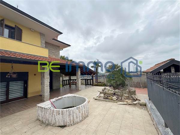 Civico 13 | Villa bifamiliare con giardino privato