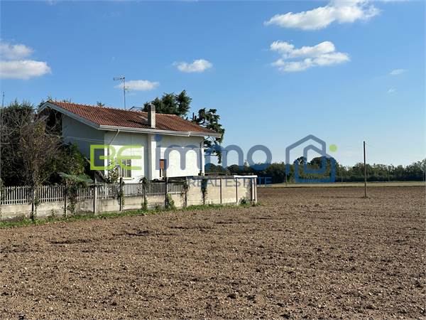 Villa for sale in Castano Primo