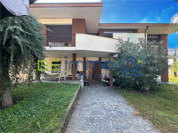 Villa for sale in Castano Primo