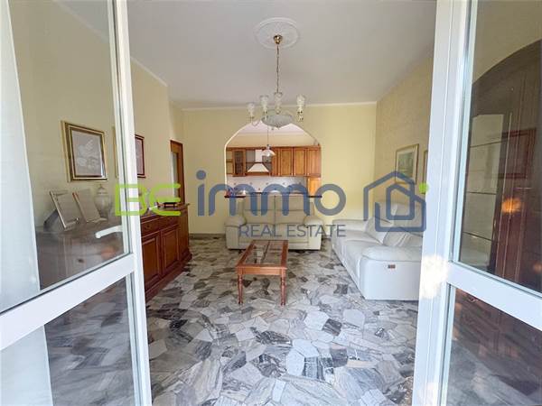 Civico 10 | Ampio trilocale con box e cantina