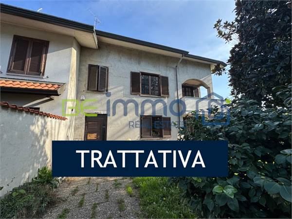 porciòn de villa en venta la Arluno
