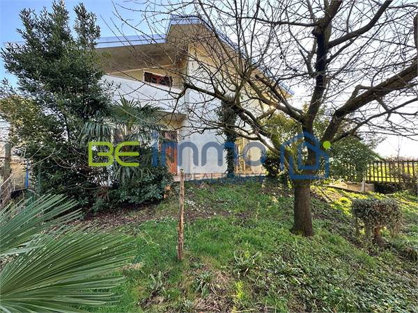 Villa for sale in Castano Primo