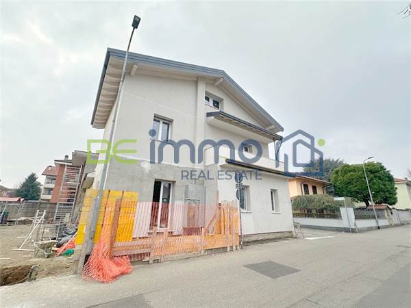 Civico 4 | Ampio trilocale su due livelli