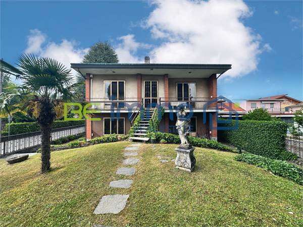 Civico 2 | Una pineta e una villa